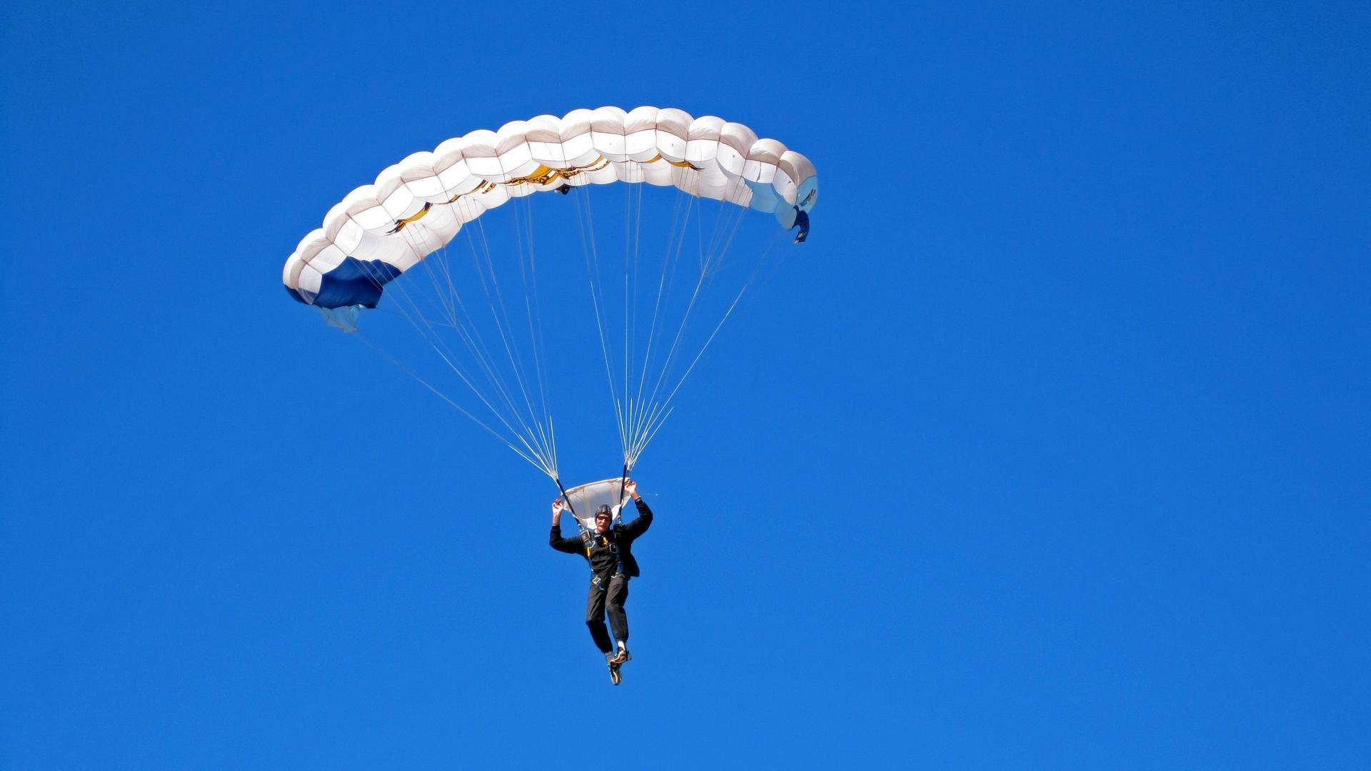 kaiyun 开云体育-海底热带鱼观察运动，海底运动新奇体验，海底热带鱼视频