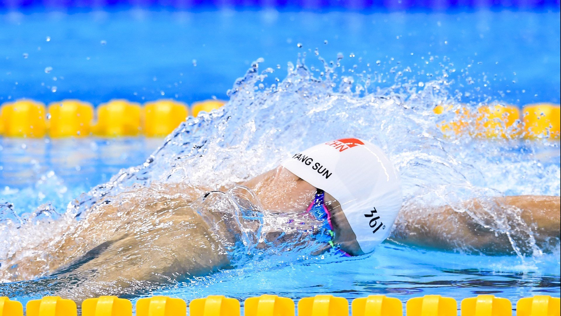 开云官网-陈芋汐10米跳台决赛夺冠掀起关注，陈芋汐最后一跳多少分